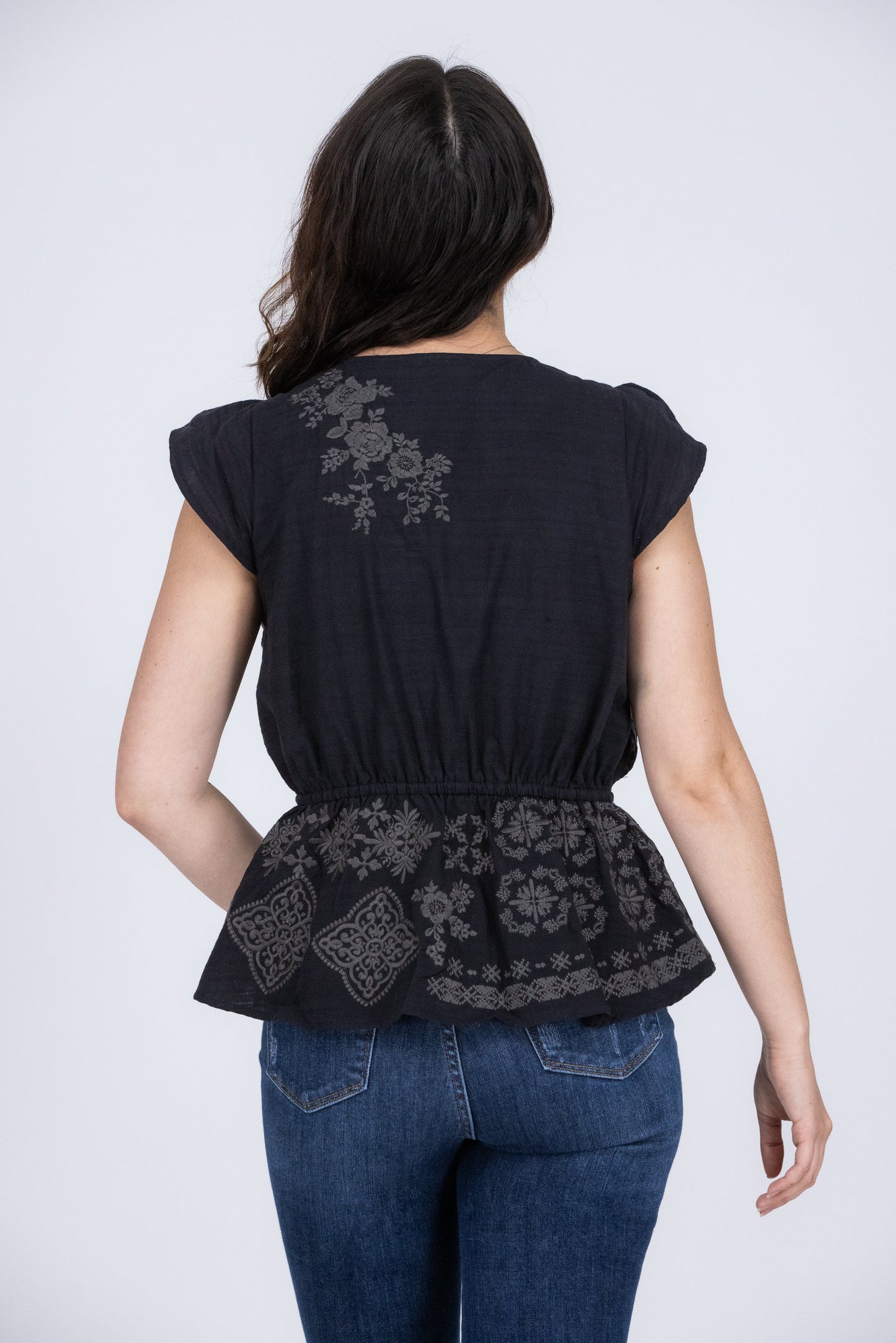 Plan On It Women's Embroidered Short Flutter Sleeve Top