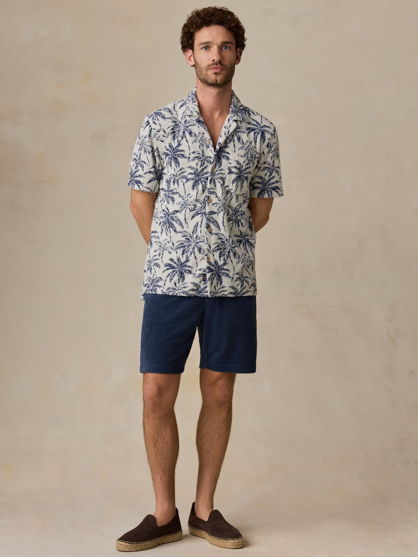 Short-Sleeve Cabana Towel Terry Shirt - Ivory Tropic Trees