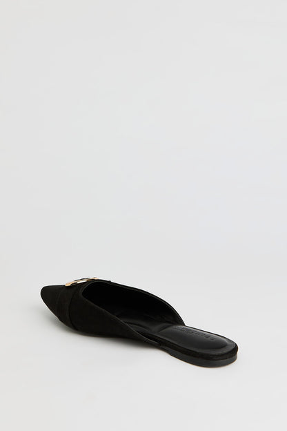 Pointed Toe Buckled Shoe