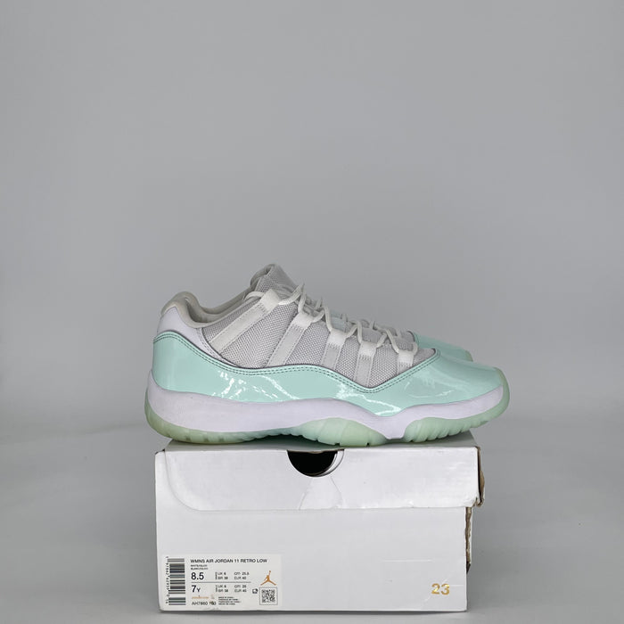 AIR JORDAN 11 LOW IGLOO AH7860-103 SIZE 7/8.5W GS