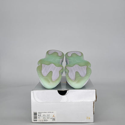 AIR JORDAN 11 LOW IGLOO AH7860-103 SIZE 7/8.5W GS