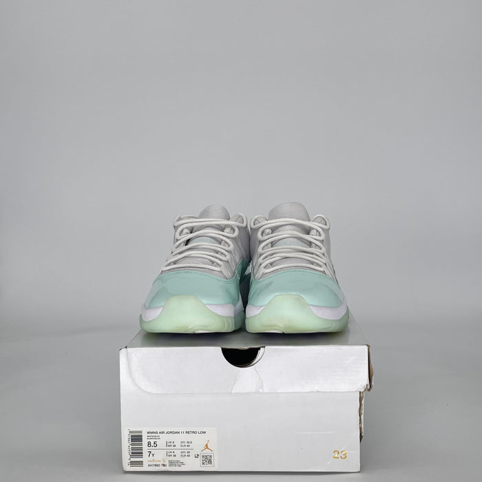 AIR JORDAN 11 LOW IGLOO AH7860-103 SIZE 7/8.5W GS