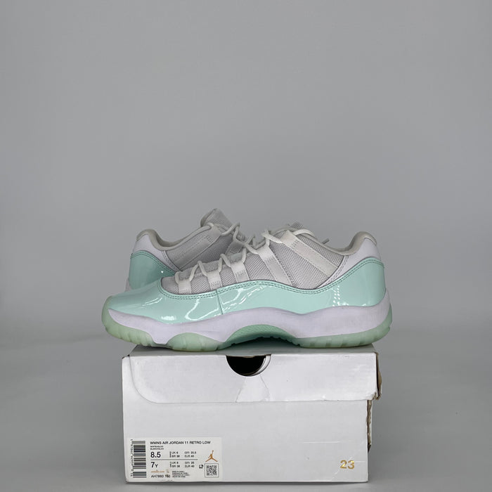 AIR JORDAN 11 LOW IGLOO AH7860-103 SIZE 7/8.5W GS