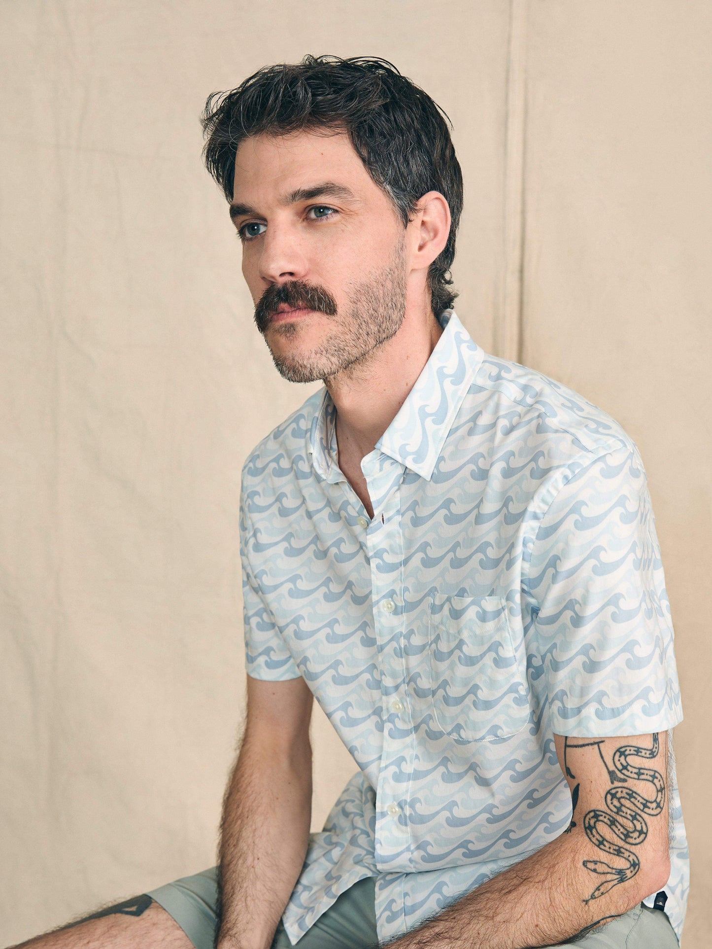 Short-Sleeve Movement Shirt - Ivory Endless Peaks
