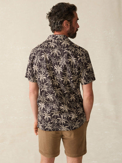 Short-Sleeve Hemp Blend Camp Shirt - Charcoal Tropic Trees