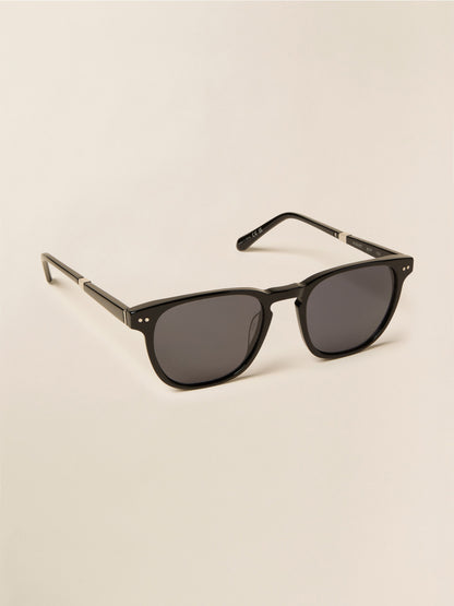 August Sunglasses - Black Solid Gray