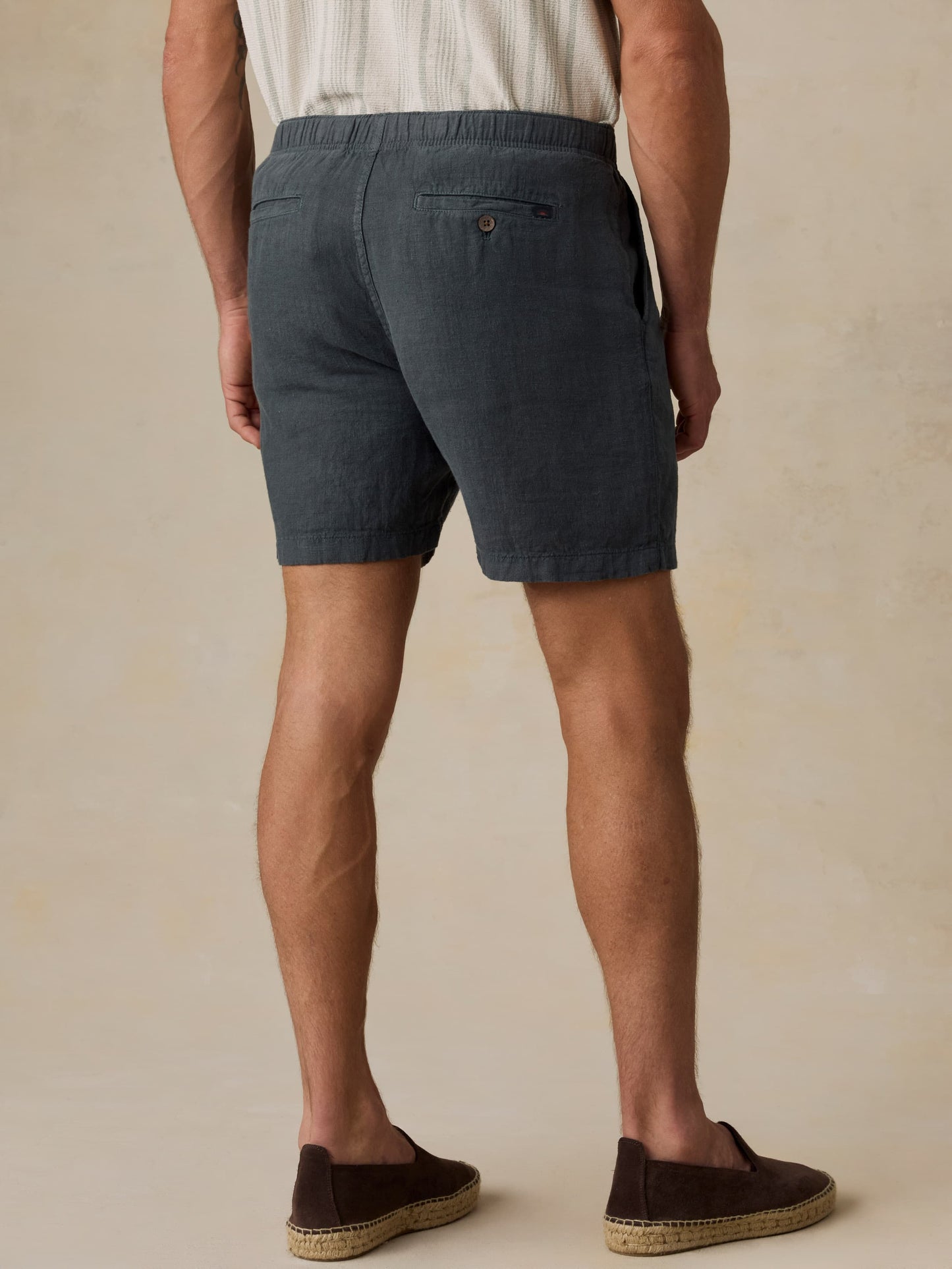 Essential Linen Short (6.5") - Washed Black