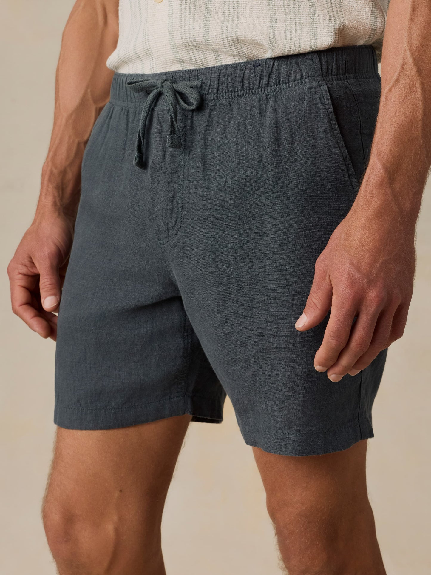 Essential Linen Short (6.5") - Washed Black