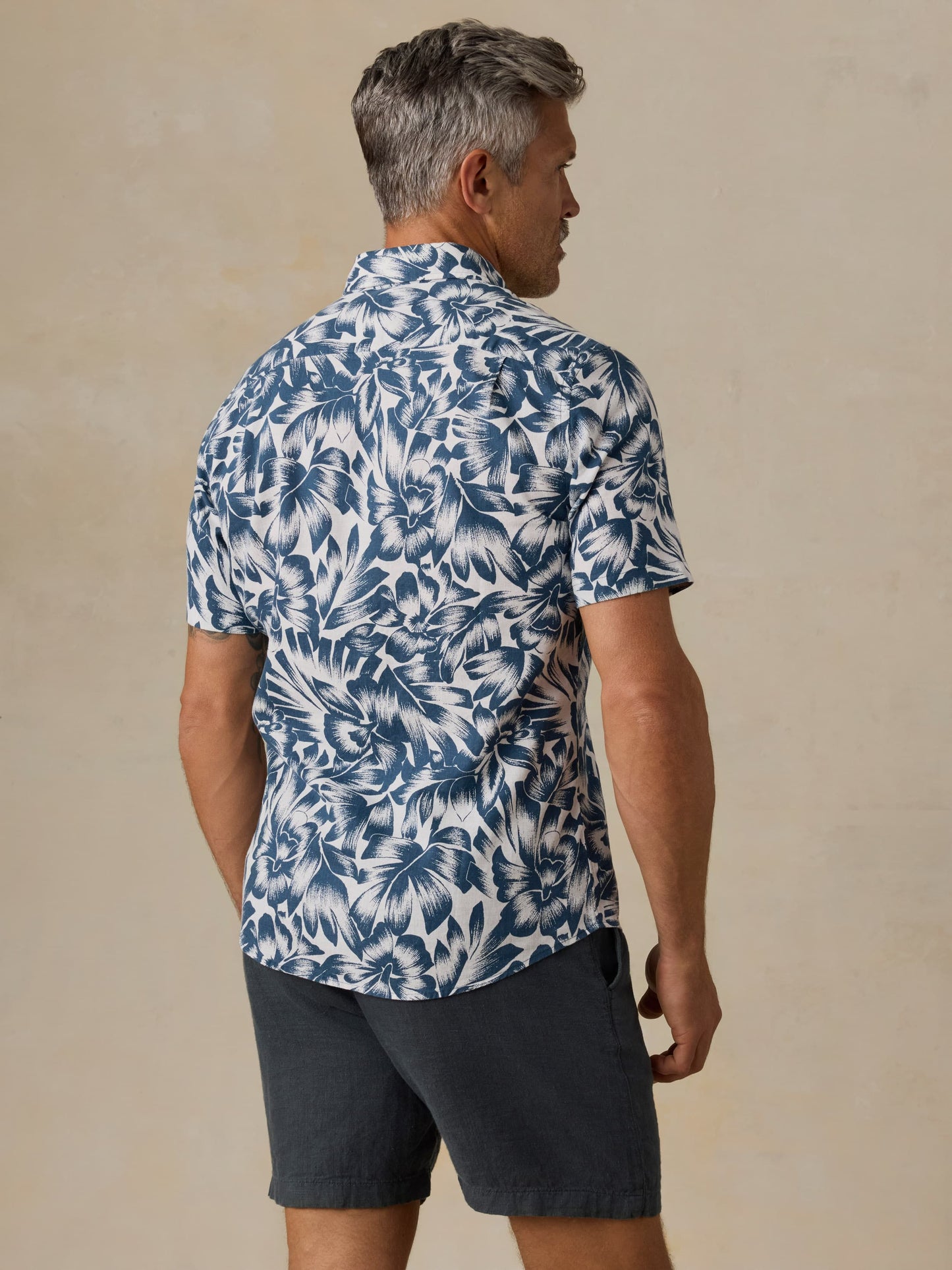 Short-Sleeve Breeze Shirt - Dark Sky Tropical