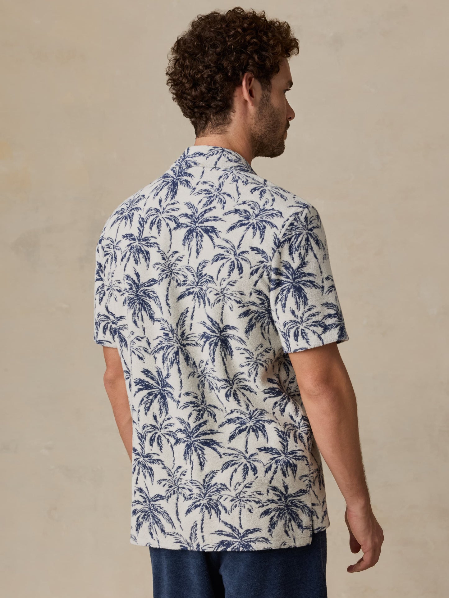 Short-Sleeve Cabana Towel Terry Shirt - Ivory Tropic Trees