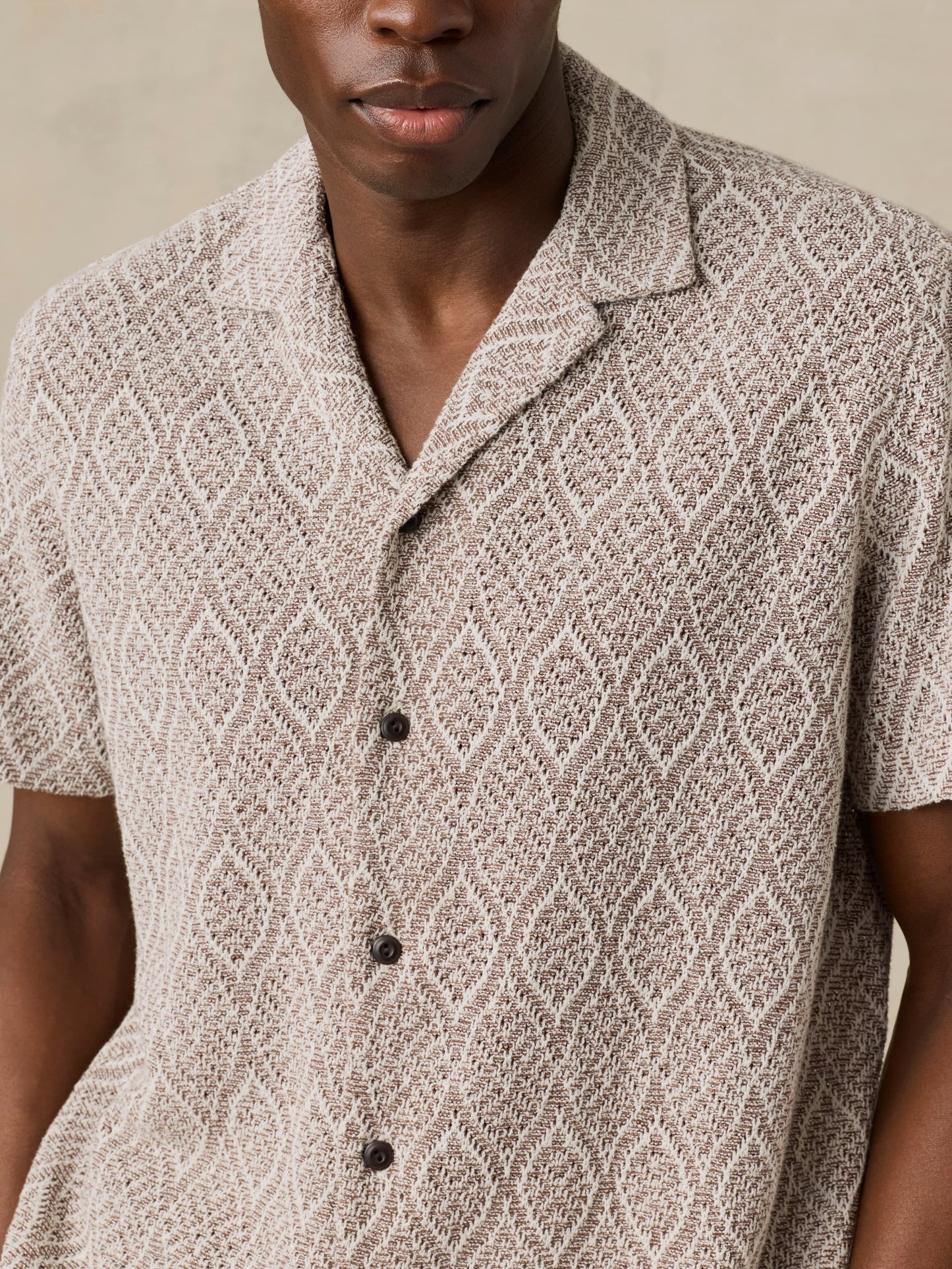 Short-Sleeve Oasis Camp Shirt - Brown Island Medallion