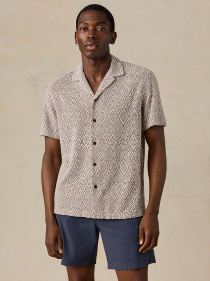 Short-Sleeve Oasis Camp Shirt - Brown Island Medallion