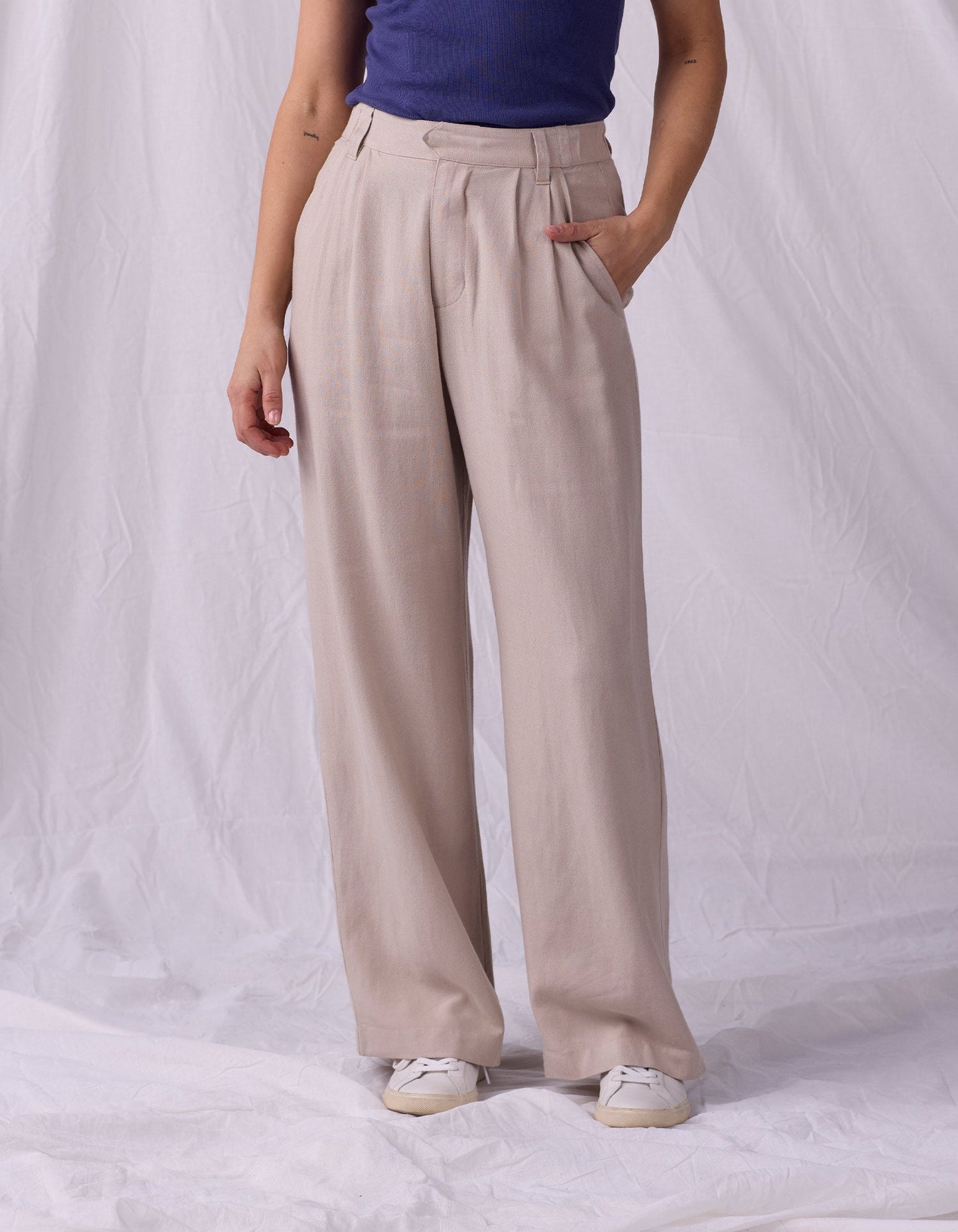 Leukos Linen-Blend Trouser in Sandstone