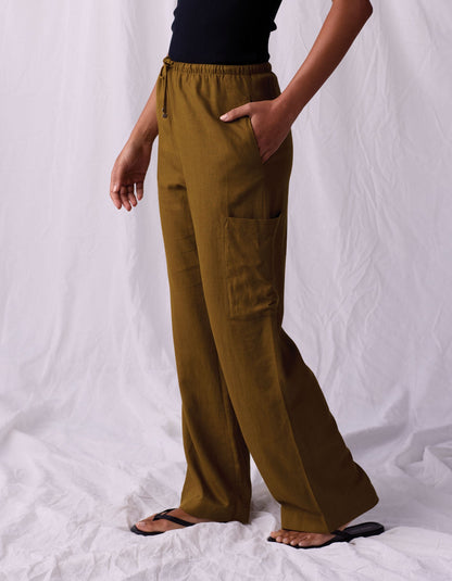 Leukos Linen-Blend Drawcord Pant in Tobacco