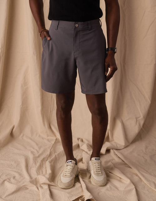 Everyday Hybrid Short in Steel