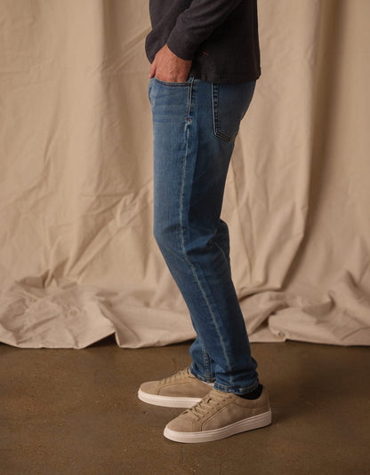 Comfort Terry Jean in Dark Wash
