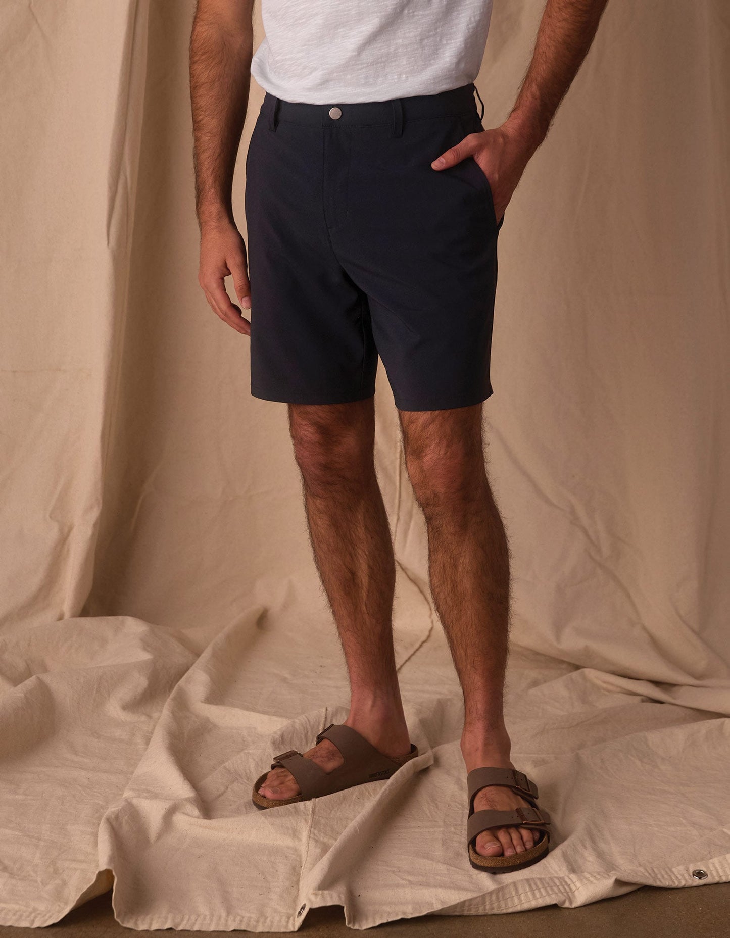 Everyday Hybrid Short in Navy