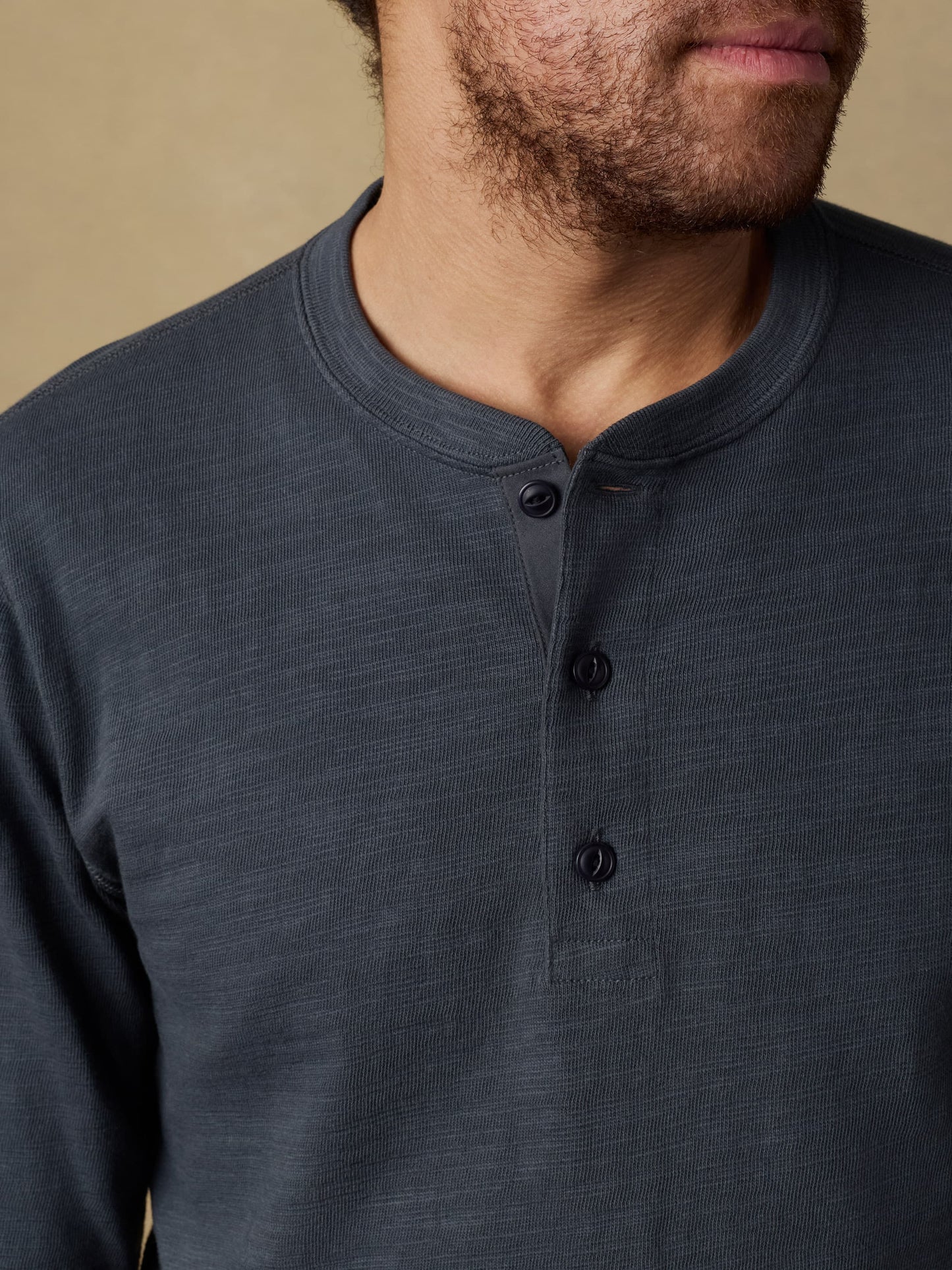 Sunwashed Organic Henley - Graphite