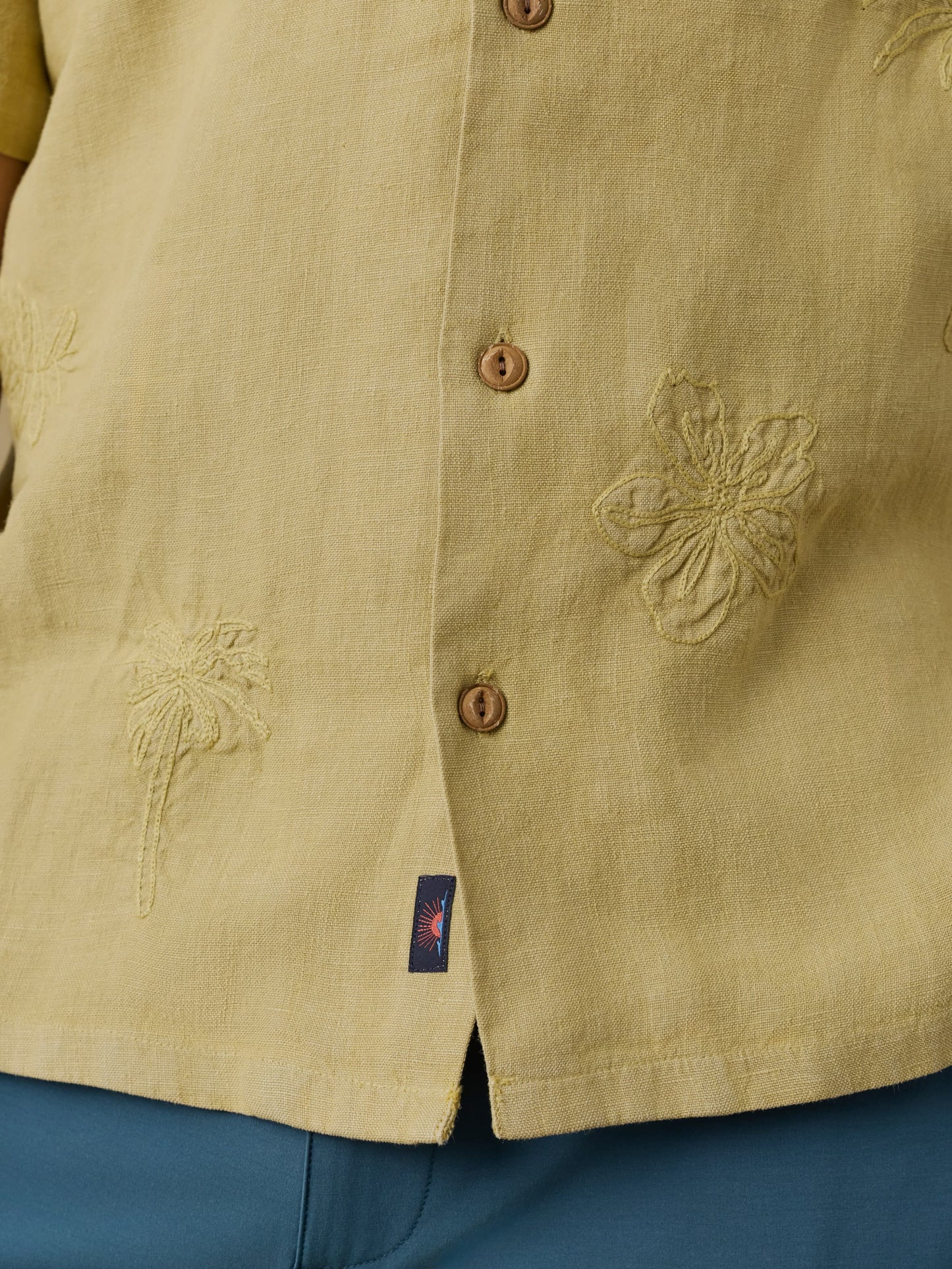 Short-Sleeve Embroidered Shirt - Island Wheat