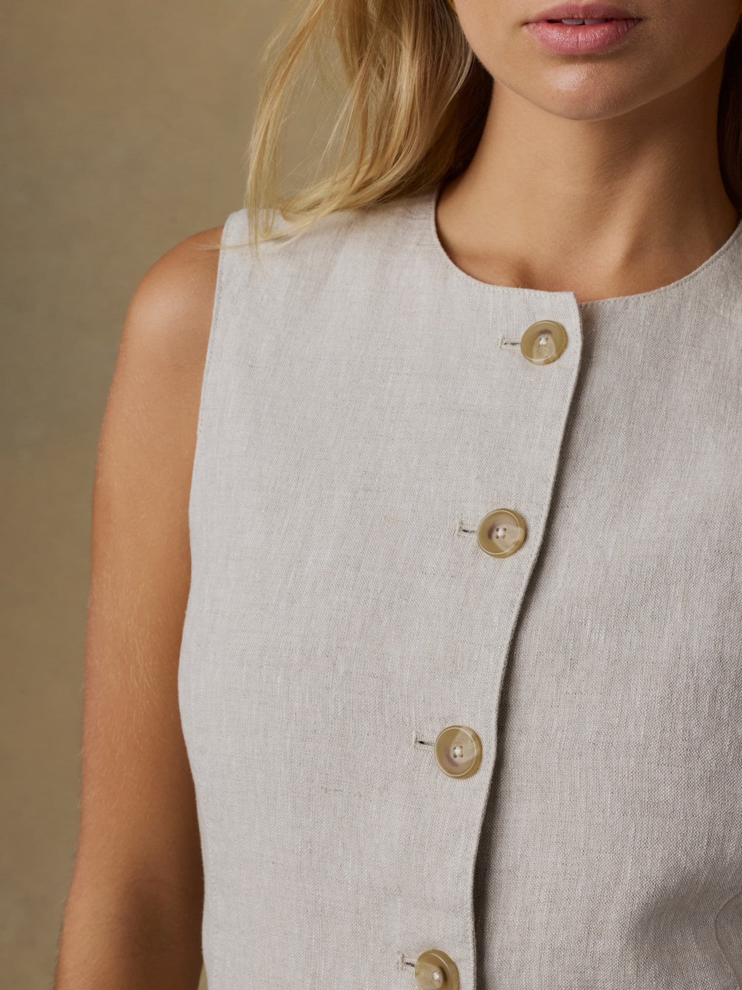 Sun Strider Linen Vest - Flax