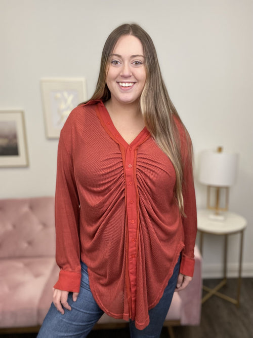 Modern Class Women's Shirred Long Sleeve Top