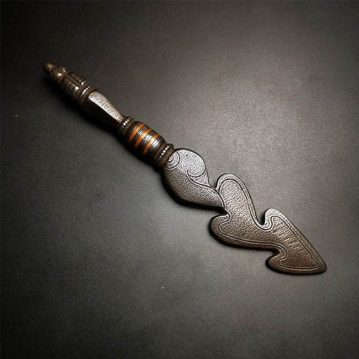 Amulet Kila Dagger Dorje Phurba ,Snake Spear - Tibetan Buddhist amulet, close-up detail