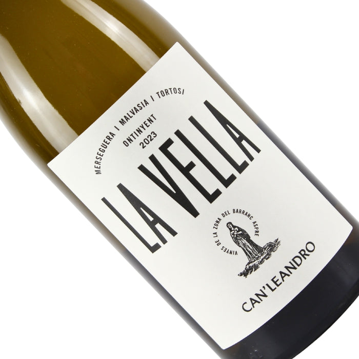 Wine bottle labeled 'La Vella' with 'Can Leandro' on a white background