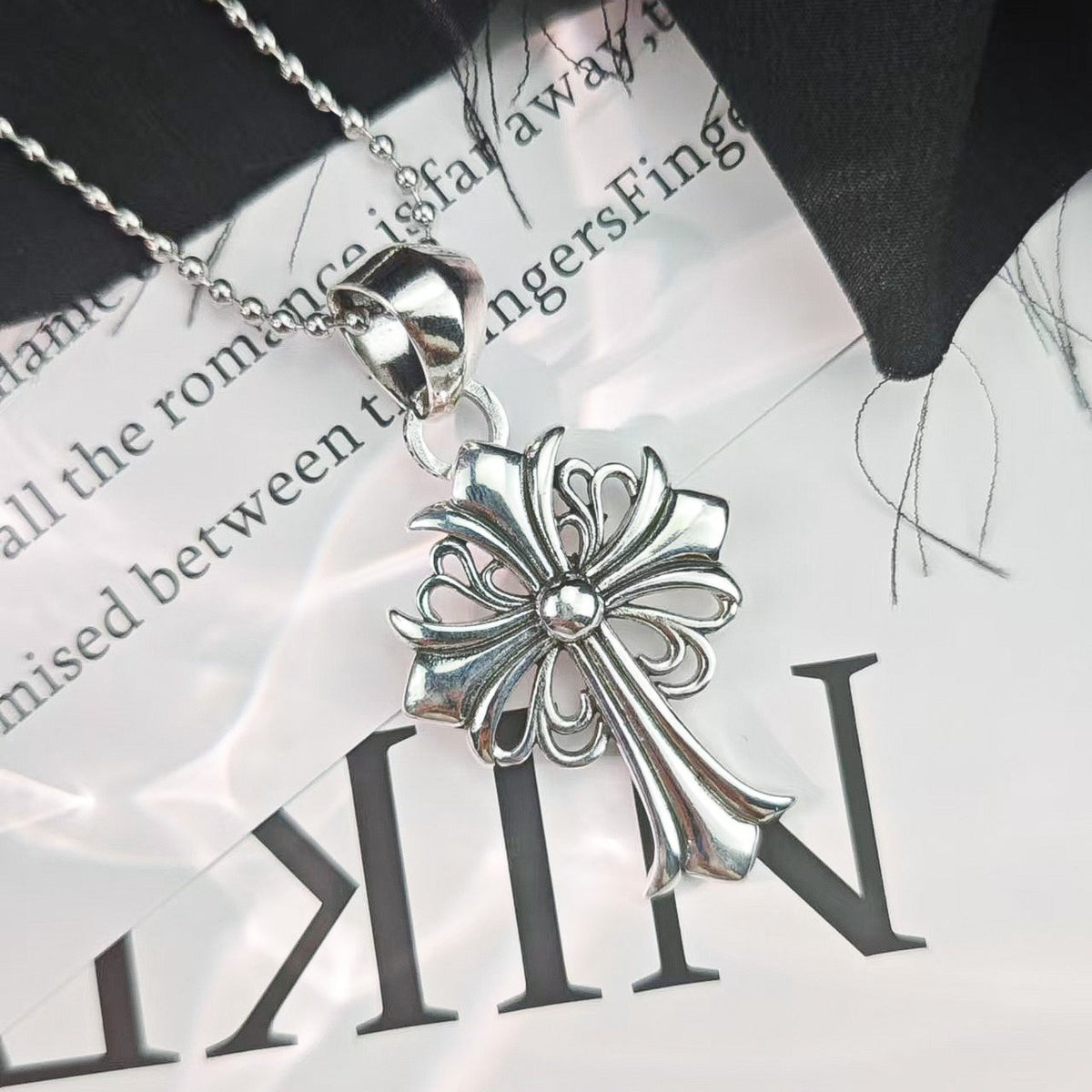 Chrome Hearts Necklace Cross Vintage Pendant Versatile for Men and Women
