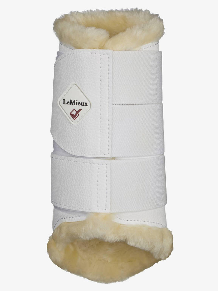 Medium / White