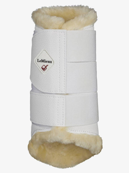 Medium / White