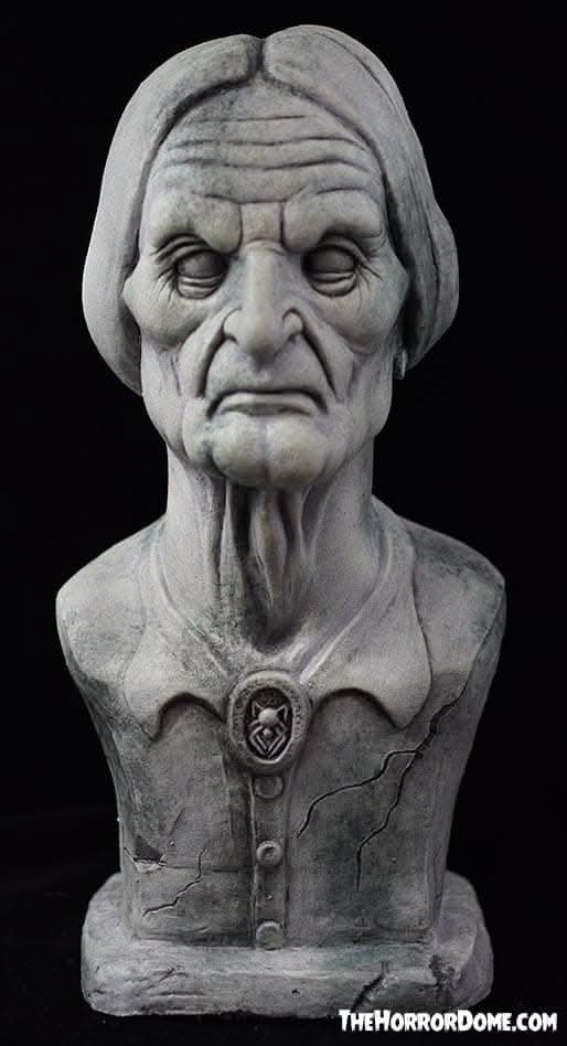 "Madam Macy Ghostly Manor Bust" Halloween Decoration