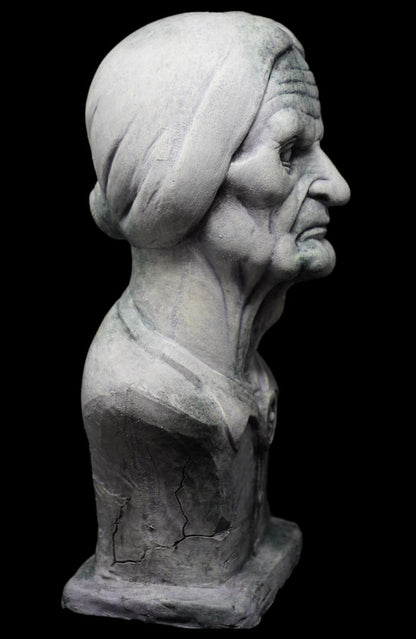 "Madam Macy Ghostly Manor Bust" Halloween Decoration