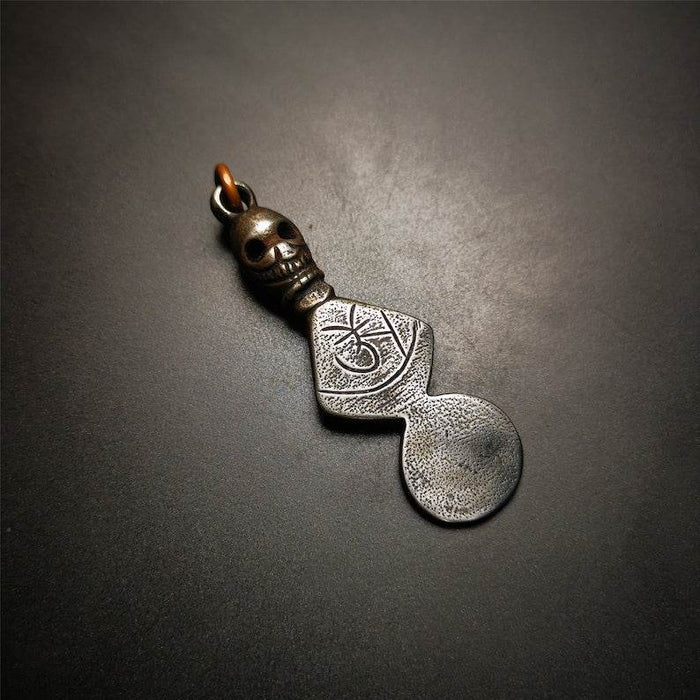 Skull Sītavana Phurba Amulet,Kila,Kilaka Pendant - Tibetan Buddhist amulet, close-up detail