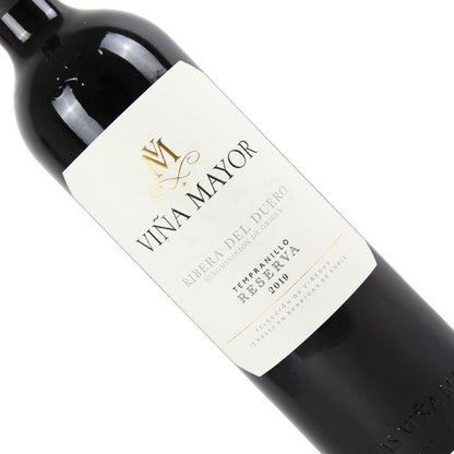 Wine bottle with 'Vina Mayor Ribero Del Duero Reserva' label on a white background